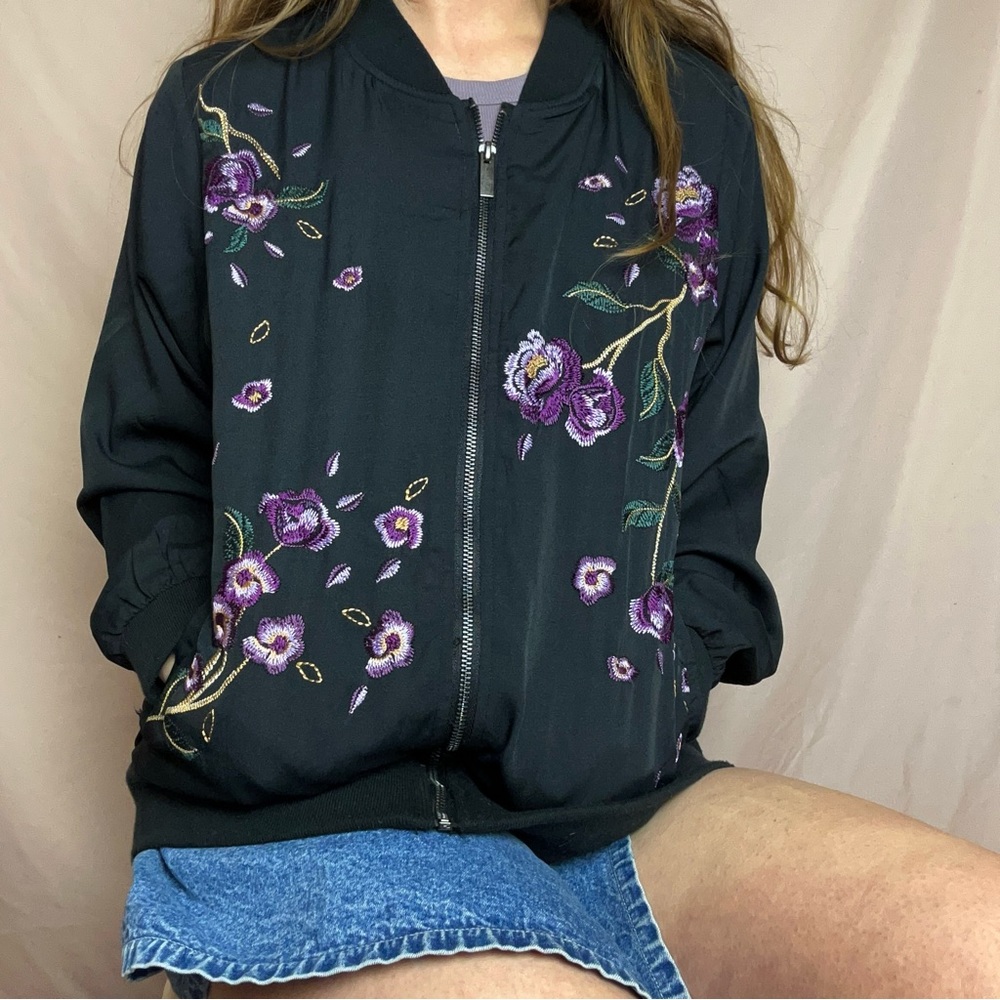 Vintage embroidered windbreaker